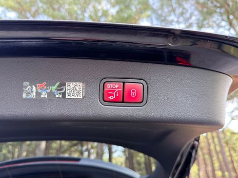 Certified 2023 Mercedes-Benz GLC 300 4MATIC image 17