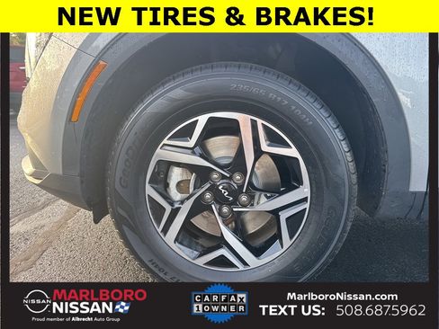 Used 2024 Kia Sportage LX image 11