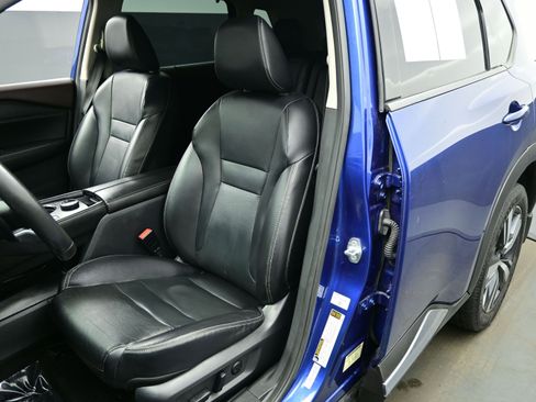 Used 2022 Nissan Rogue SL w/ SL Premium Package image 12