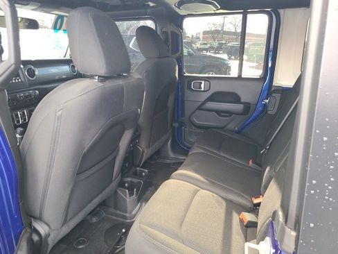 Used 2020 Jeep Wrangler Unlimited Sahara image 10