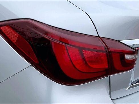 Used 2015 INFINITI Q70 3.7 w/ Deluxe Touring Package image 28