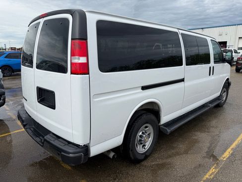 Used 2025 Chevrolet Express 3500 LT w/ LT Preferred Equipment Group RWD image 2