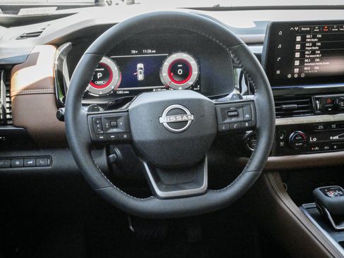 Used 2026 Nissan Pathfinder Platinum w/ Cargo Package AWD/4WD image 6