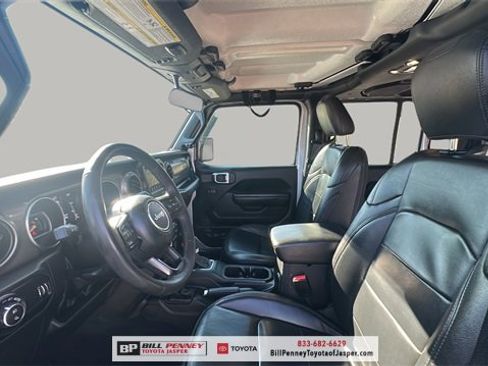 Used 2023 Jeep Gladiator Willys image 11