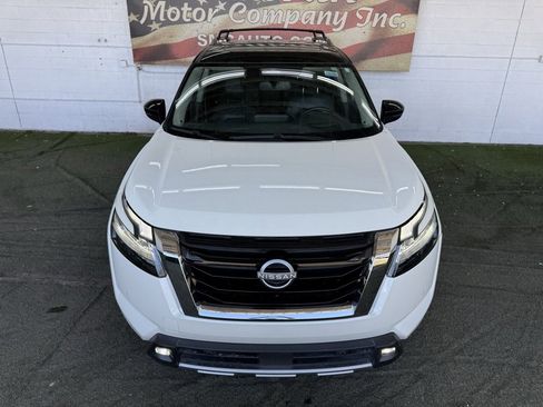 Used 2022 Nissan Pathfinder Platinum w/ Cargo Package image 6