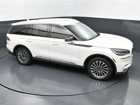 Used 2020 Lincoln Aviator Reserve w/ Elements Package Plus AWD/4WD image 33