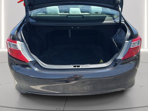 Used 2013 Toyota Camry LE FWD image 22