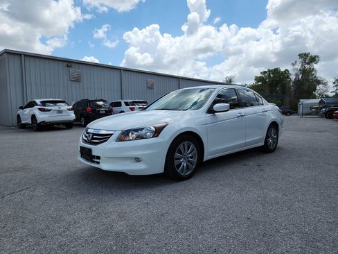 Used 2011 Honda Accord EX-L image 2