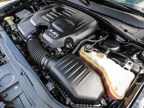 Used 2015 Chrysler 300 C RWD image 67