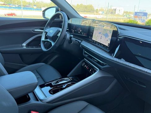 Used 2025 Audi Q5 Premium w/ Convenience Package AWD/4WD image 52