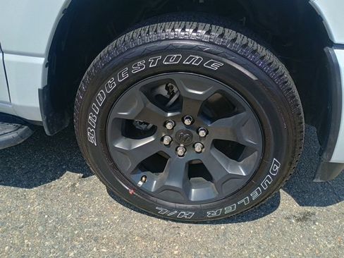 Used 2026 RAM 1500 Express AWD/4WD image 9