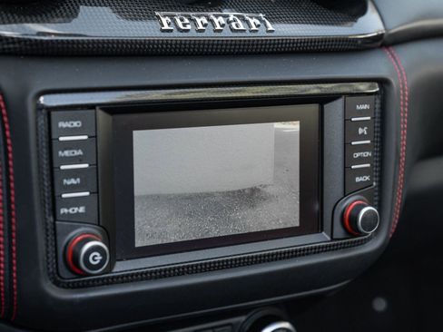 Used 2015 Ferrari California T image 39