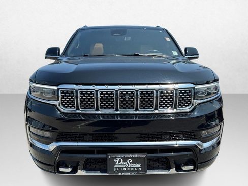 Used 2022 Jeep Grand Wagoneer Series III w/ Rear Seat Video Group 1 AWD/4WD image 2