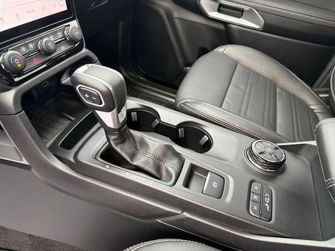 Used 2025 Ford Ranger Lariat w/ FX4 Off-Road Package image 23