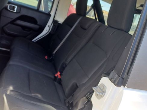 Used 2018 Jeep Wrangler Unlimited Sahara w/ Dual Top Group image 7