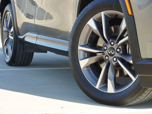 Certified 2024 INFINITI QX60 Luxe w/ Performance Audio Package image 3