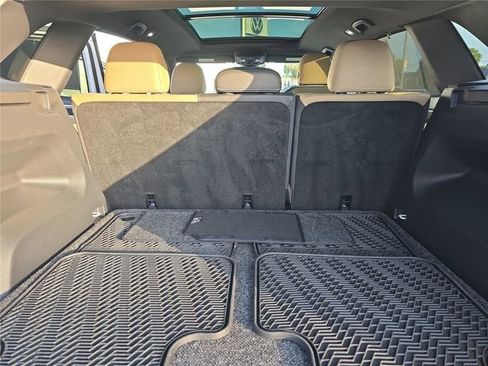 Used 2025 Volkswagen Atlas Cross Sport SE w/ Panoramic Sunroof Package image 29