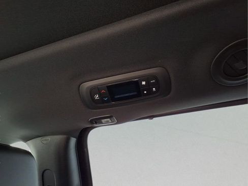 New 2026 Chrysler Pacifica Select w/ S Appearance Package image 11