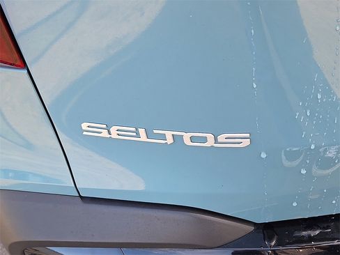 Certified 2024 Kia Seltos EX image 32