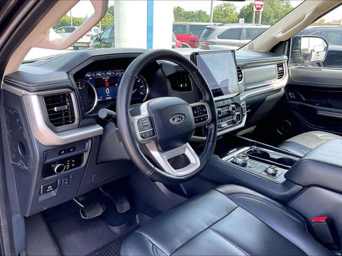 Used 2024 Ford Expedition XLT AWD/4WD image 12