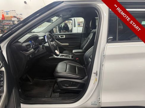 Used 2023 Ford Explorer XLT w/ Equipment Group 202A AWD/4WD image 13