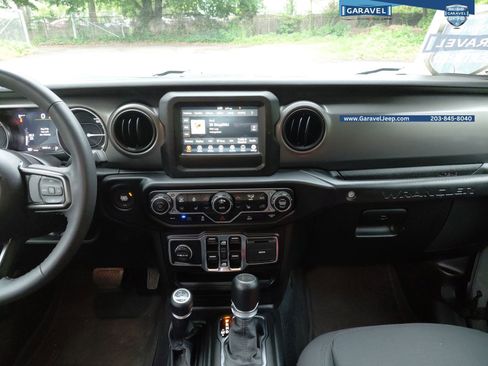 Used 2023 Jeep Wrangler Unlimited w/ Cold Weather Group AWD/4WD image 3