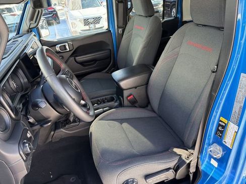 Used 2024 Jeep Wrangler Unlimited Rubicon AWD/4WD image 13