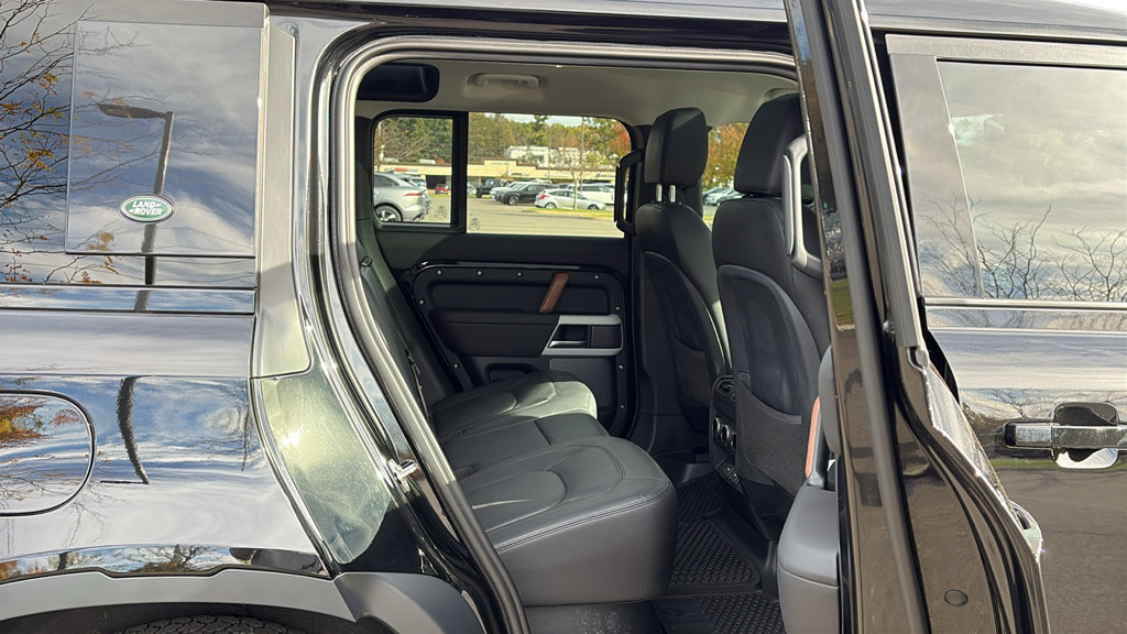 Certified 2024 Land Rover Defender 110 S AWD/4WD image 30
