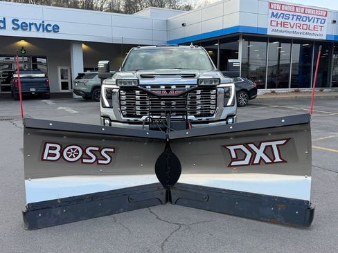 Used 2024 GMC Sierra 3500 Denali w/ Denali Reserve Package image 5