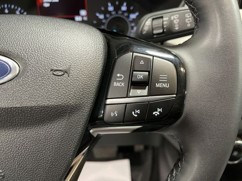 Used 2022 Ford Escape SE w/ Cold Weather Package image 18