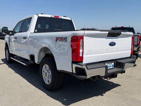 New 2026 Ford F250 XLT w/ FX4 Off-Road Package AWD/4WD image 5