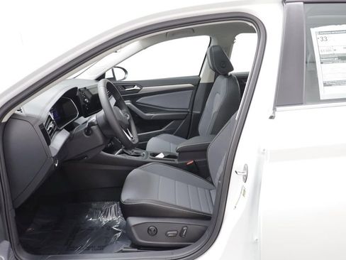 New 2026 Volkswagen Jetta SE FWD image 6