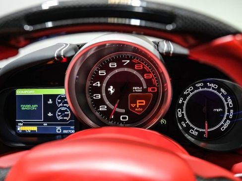 Used 2018 Ferrari California T image 25