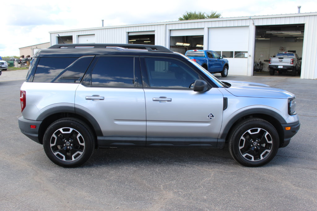 Used 2022 Ford Bronco Sport Outer Banks w/ Tech Package AWD/4WD image 8