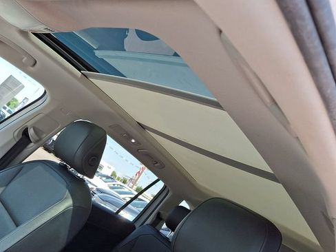 Used 2018 Volkswagen Tiguan S FWD image 11