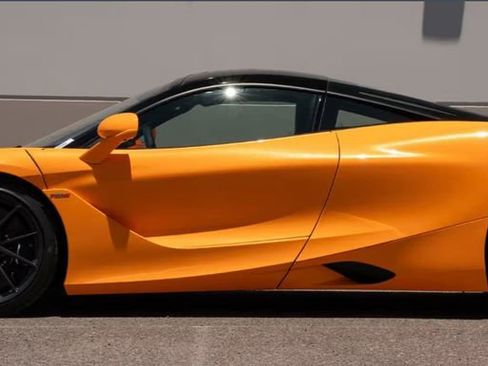 Used 2025 McLaren 750S image 2