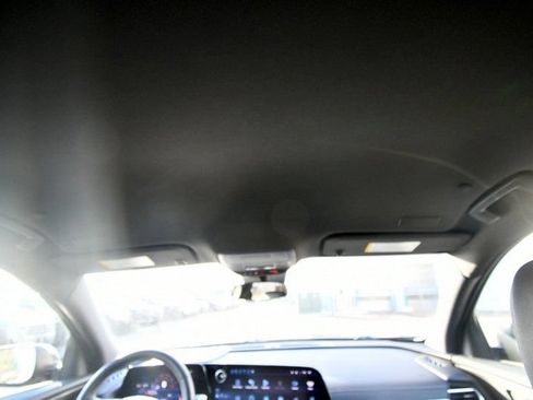Used 2025 Chevrolet Traverse LT AWD/4WD image 15