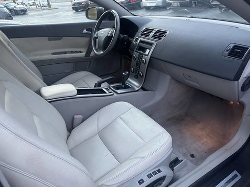 Used 2010 Volvo C70 T5 image 6