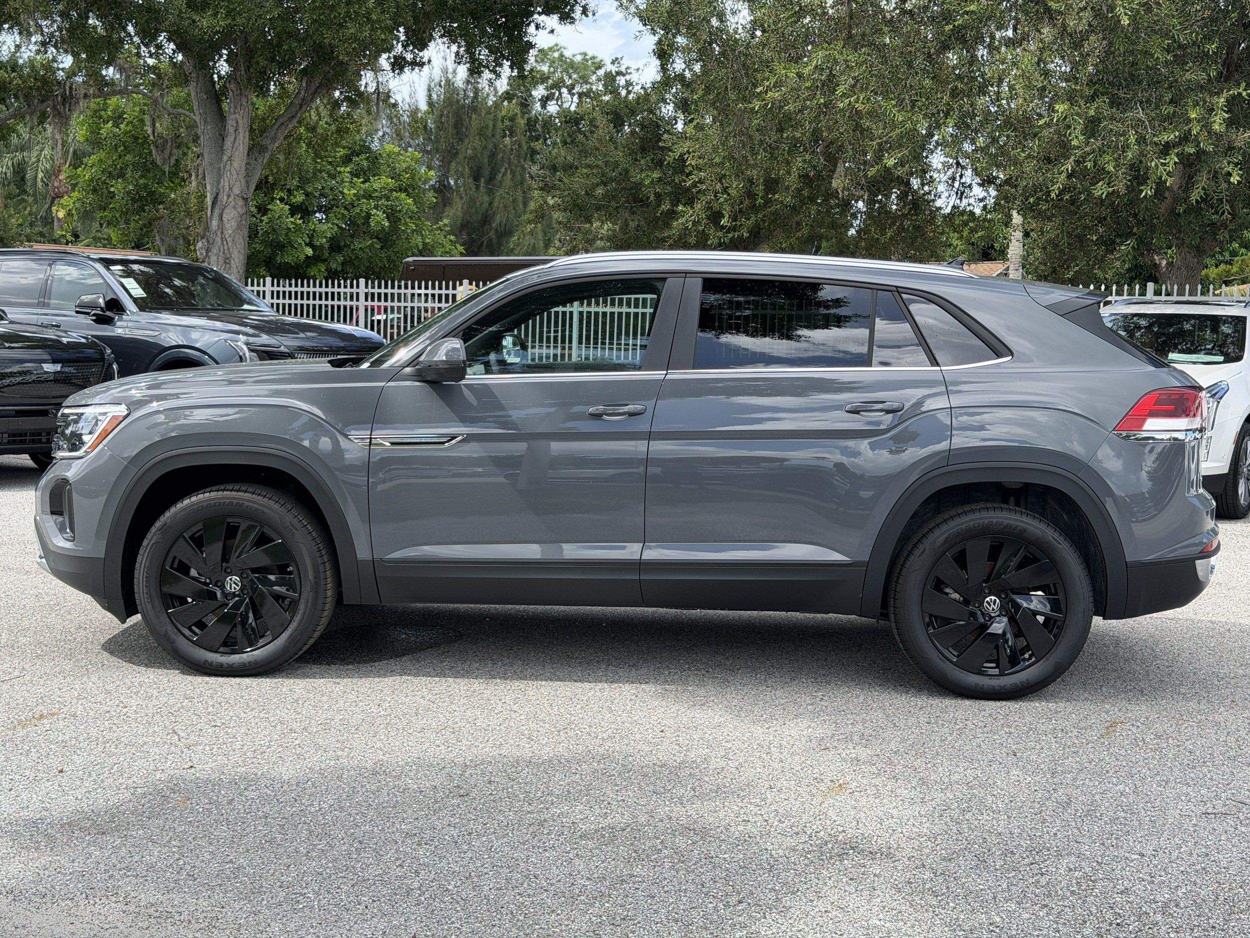 New 2026 Volkswagen Atlas Cross Sport SE FWD image 4