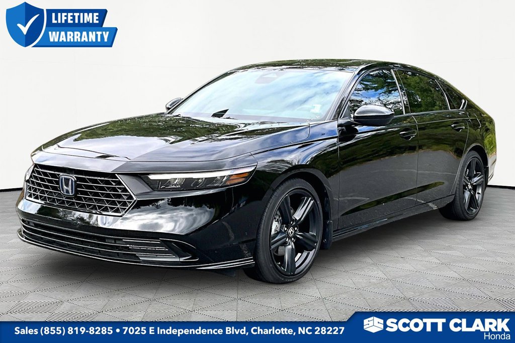 Used 2024 Honda Accord Sport image 3