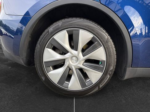 Used 2022 Tesla Model Y Long Range AWD/4WD image 16