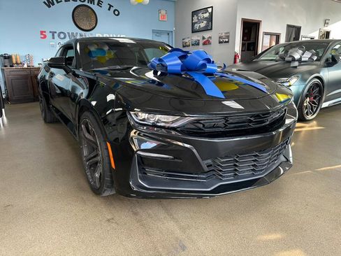 Used 2021 Chevrolet Camaro SS image 2