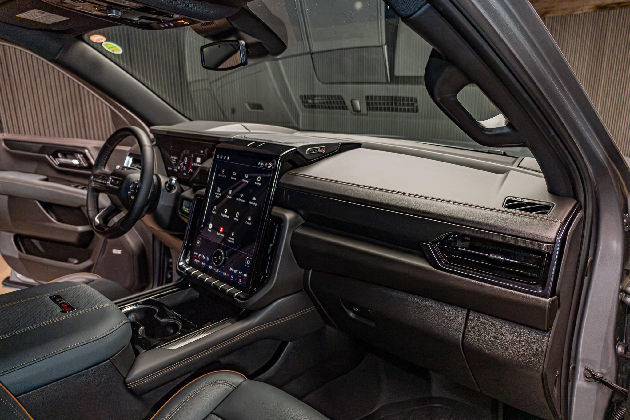 Used 2026 GMC Yukon AT4 AWD/4WD image 16