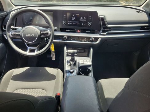 Used 2025 Kia Sportage LX FWD image 11