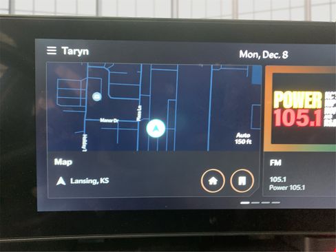 Used 2025 Kia Carnival SX Prestige image 33