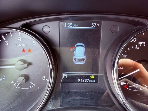 Used 2017 Nissan Rogue SV w/ Midnight Edition Package image 21