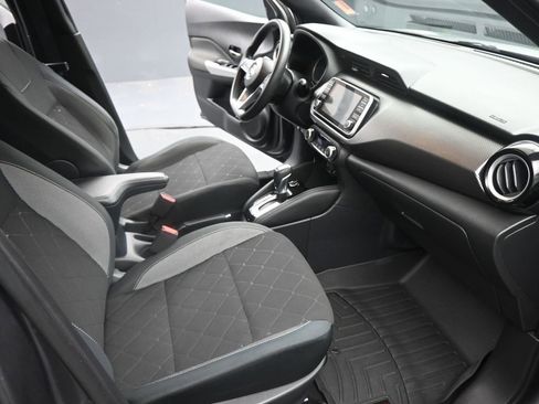 Used 2020 Nissan Kicks SV image 22