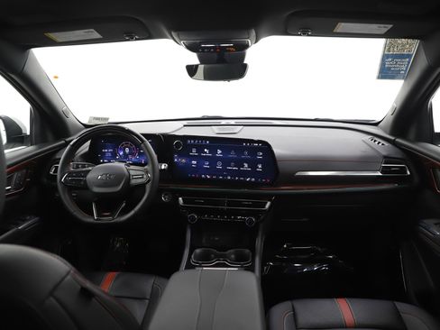 Used 2024 Chevrolet Traverse RS image 14