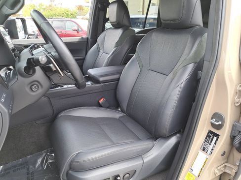 Used 2025 Lexus GX 550 AWD/4WD image 15