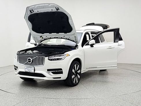 Used 2023 Volvo XC90 T8 Ultimate w/ Protection Package Premier AWD/4WD image 9